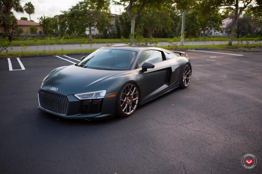  Audi R8 V10 on Vossen Wheels (CG-204) 2016 года  (фото 1 из 11)